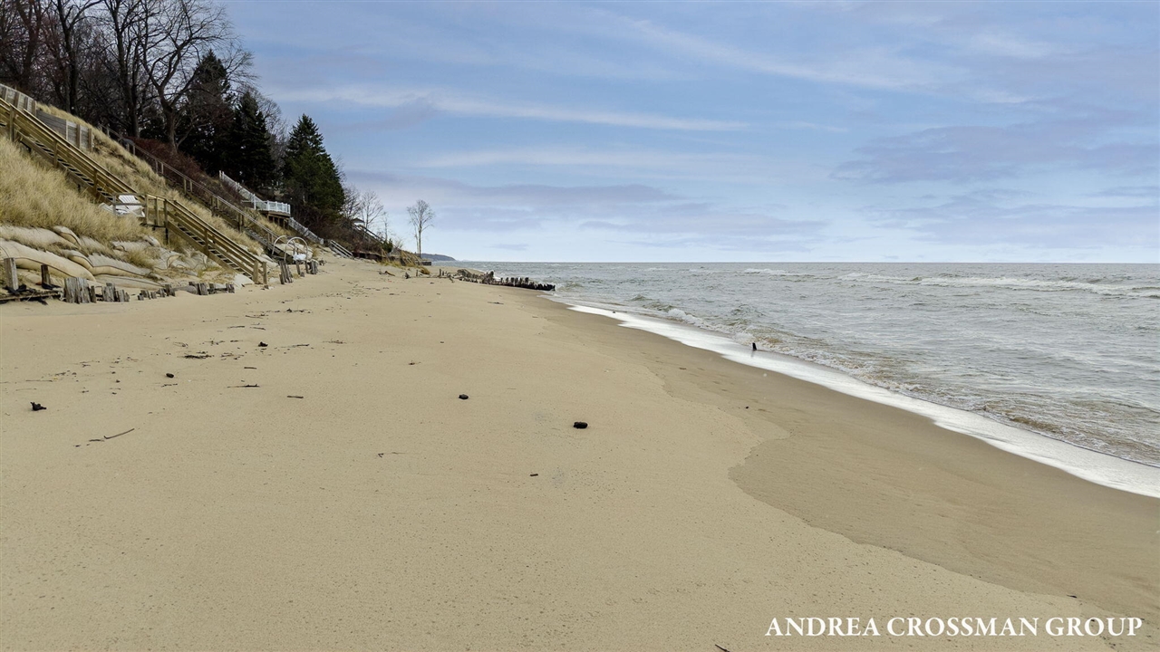 6129 Lakeshore Avenue, West Olive, MI, 49460-9186