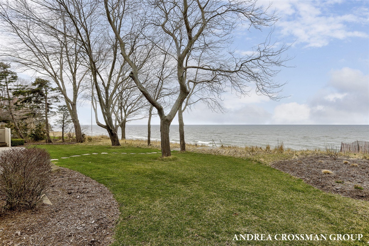 6129 Lakeshore Avenue, West Olive, MI, 49460-9186