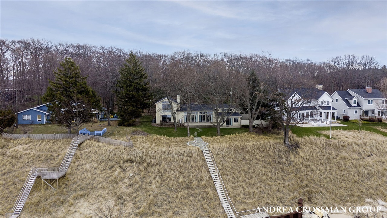 6129 Lakeshore Avenue, West Olive, MI, 49460-9186