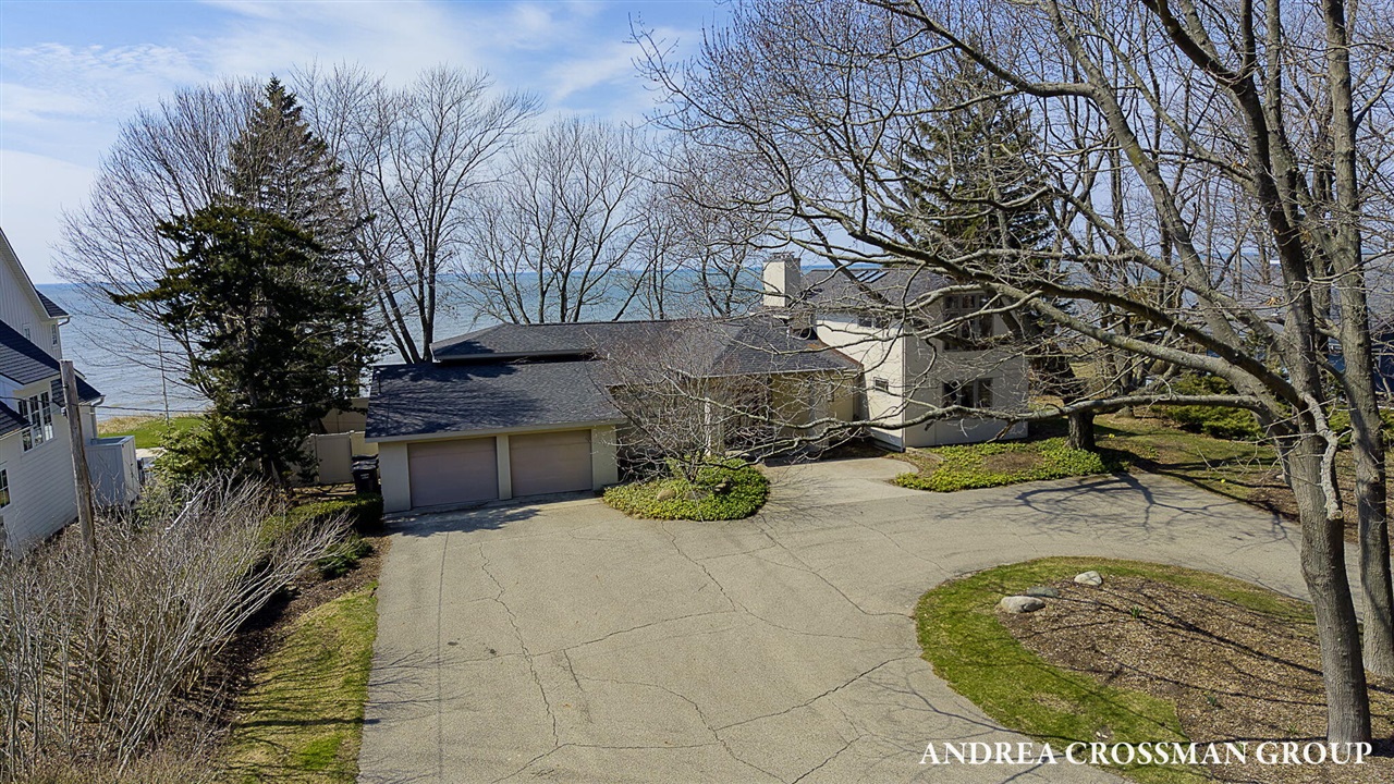 6129 Lakeshore Avenue, West Olive, MI, 49460-9186