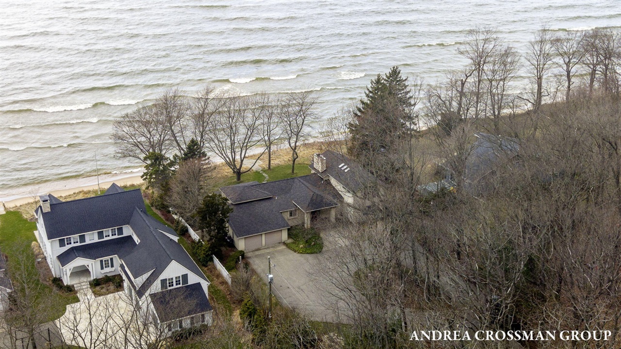 6129 Lakeshore Avenue, West Olive, MI, 49460-9186