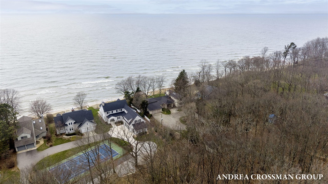 6129 Lakeshore Avenue, West Olive, MI, 49460-9186