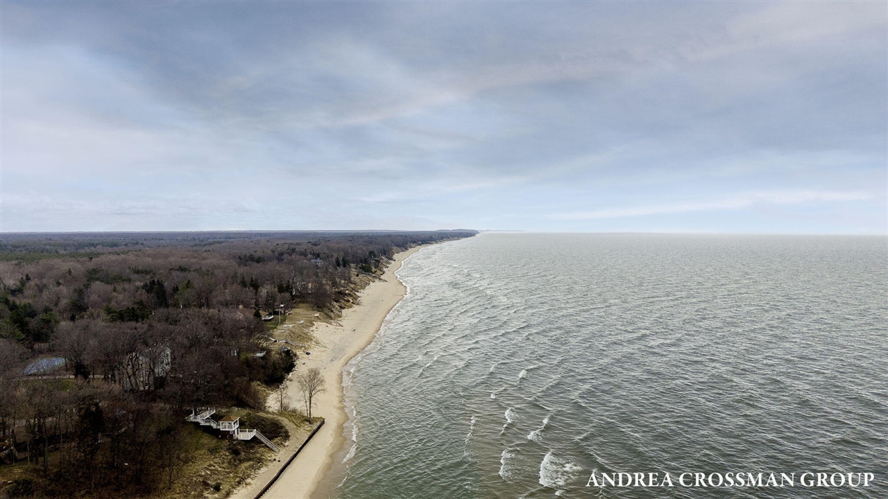 6129 Lakeshore Avenue, West Olive, MI, 49460-9186