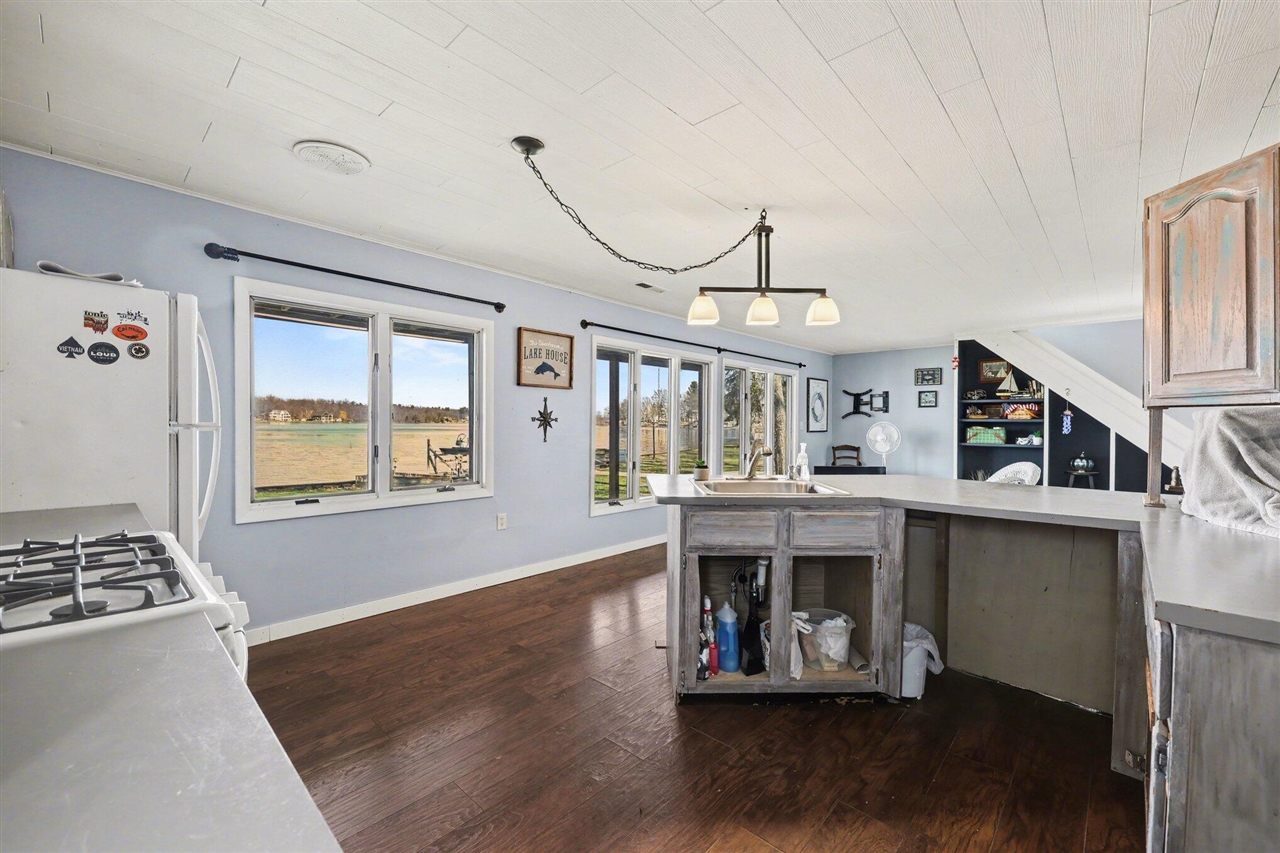 8945 Mott Drive, Jackson, MI, 49201-9230