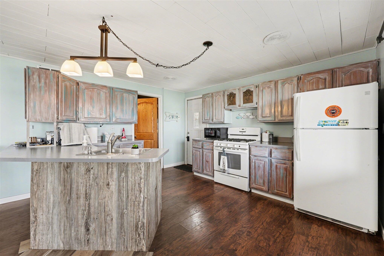 8945 Mott Drive, Jackson, MI, 49201-9230