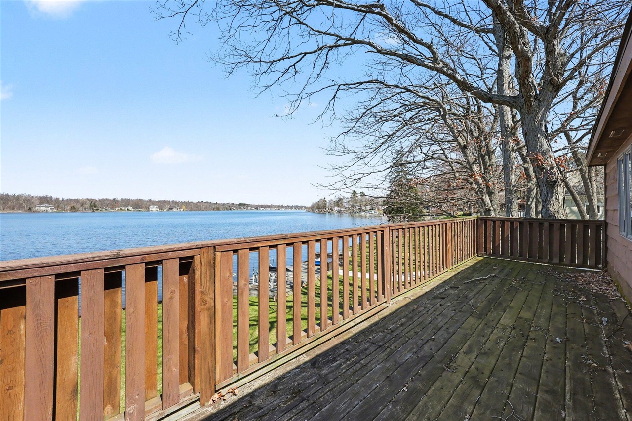 8945 Mott Drive, Jackson, MI, 49201-9230