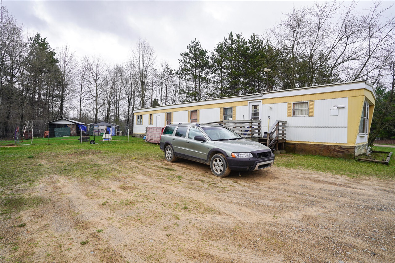 8893 E Sanders Road, Vestaburg, MI, 48891-9505