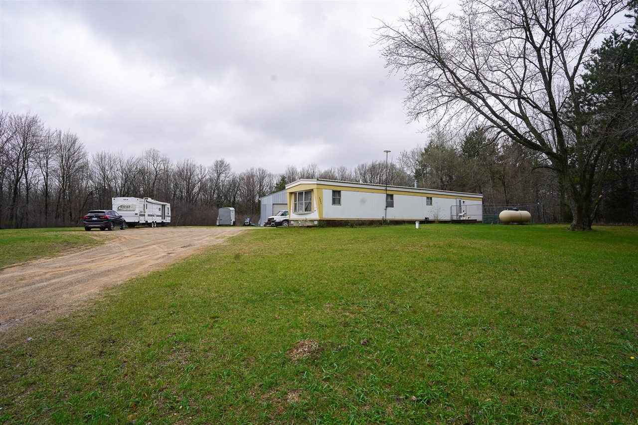 8893 E Sanders Road, Vestaburg, MI, 48891-9505