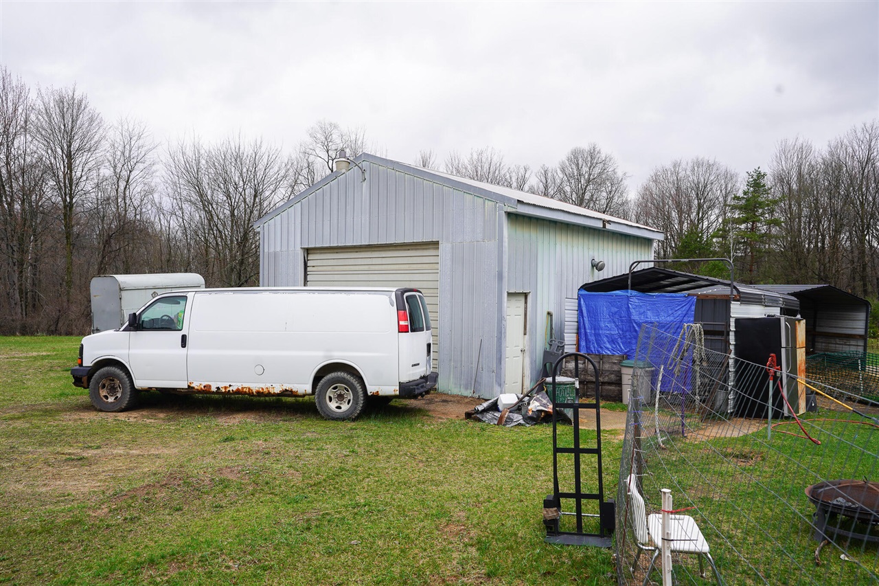 8893 E Sanders Road, Vestaburg, MI, 48891-9505