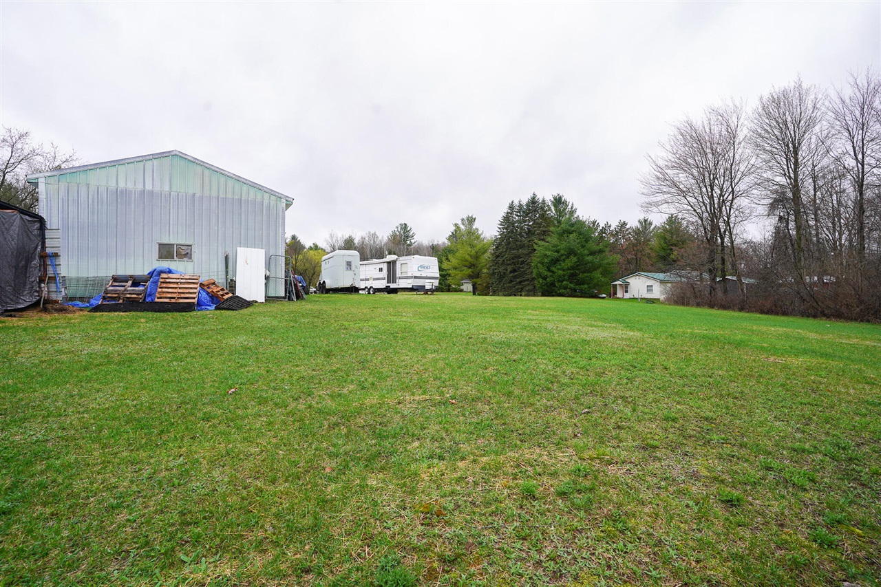 8893 E Sanders Road, Vestaburg, MI, 48891-9505