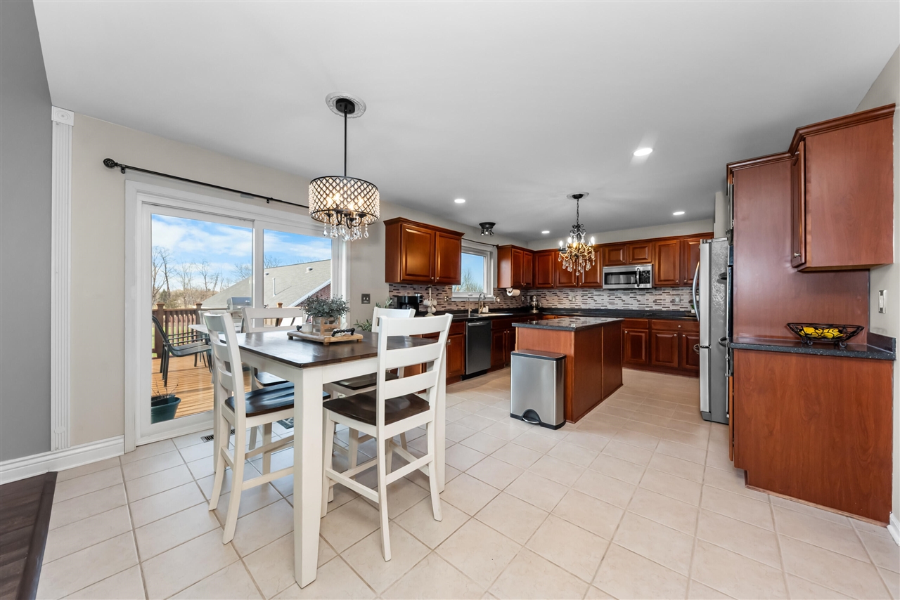 6801 N Meadows Way, Dexter, MI, 48130-8635