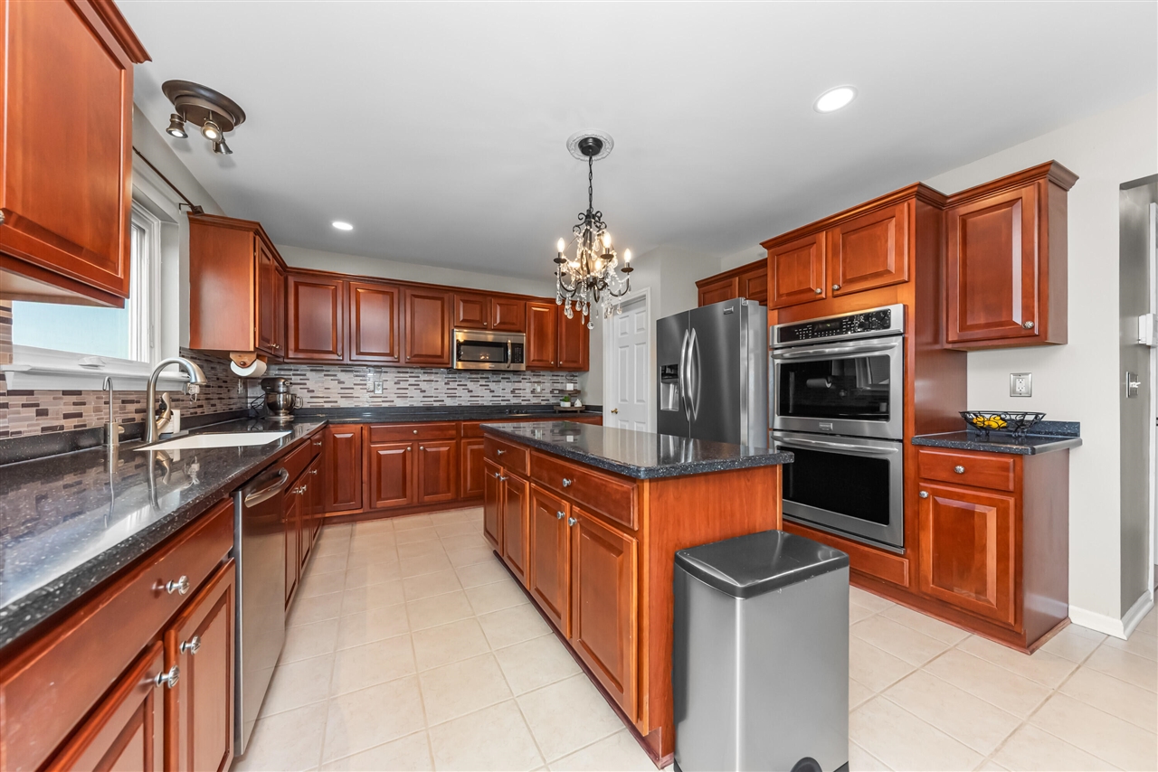 6801 N Meadows Way, Dexter, MI, 48130-8635