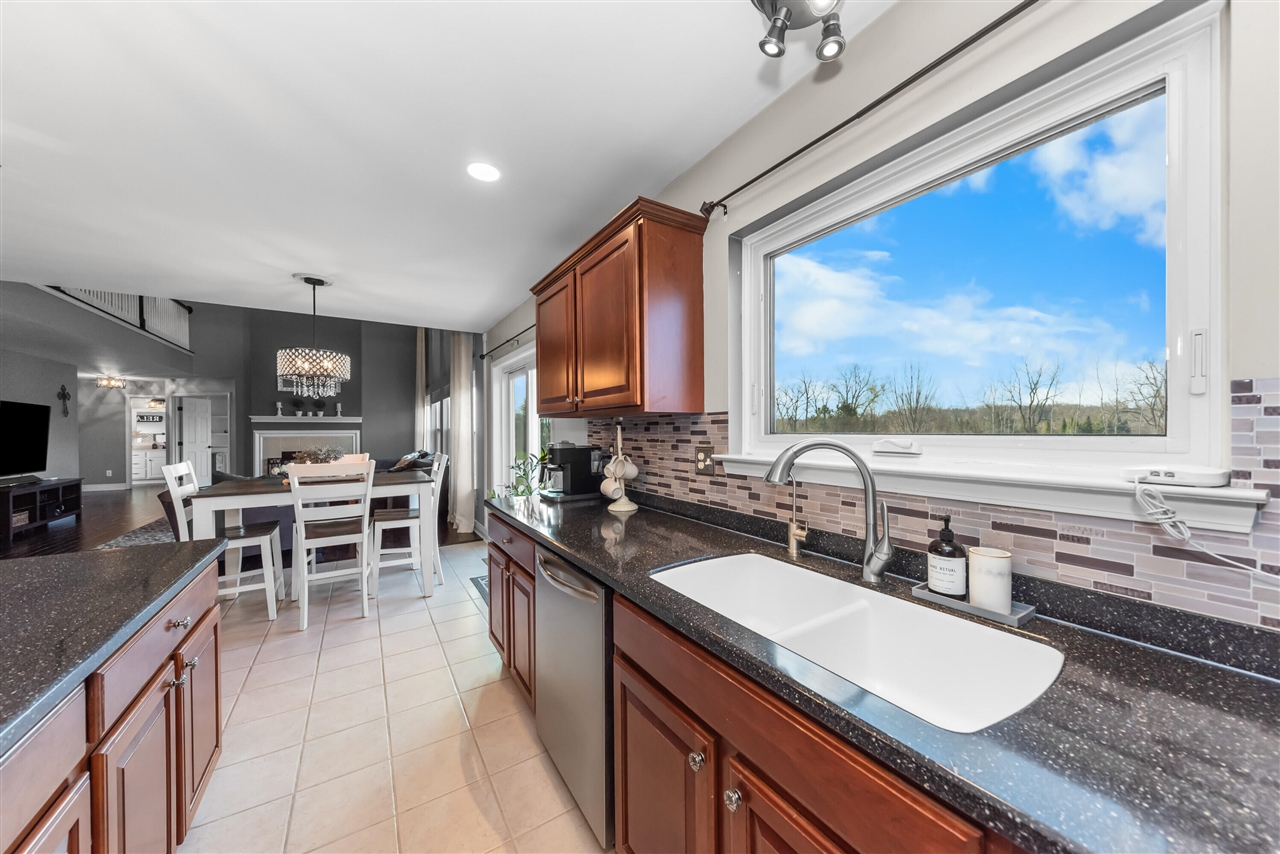 6801 N Meadows Way, Dexter, MI, 48130-8635