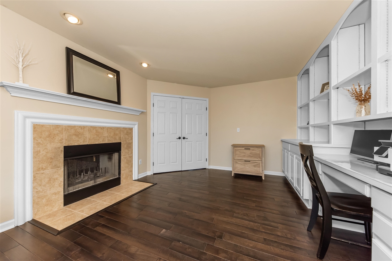 6801 N Meadows Way, Dexter, MI, 48130-8635