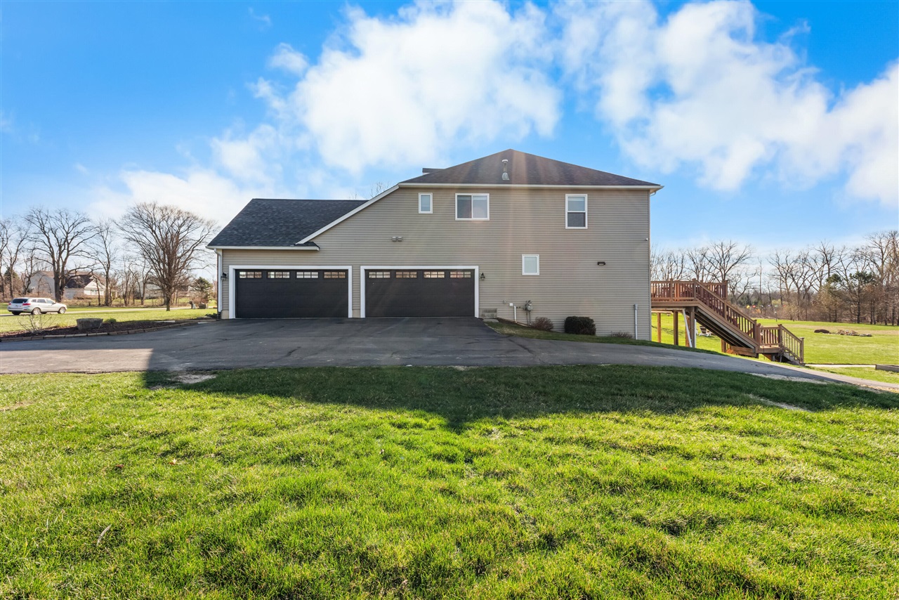 6801 N Meadows Way, Dexter, MI, 48130-8635