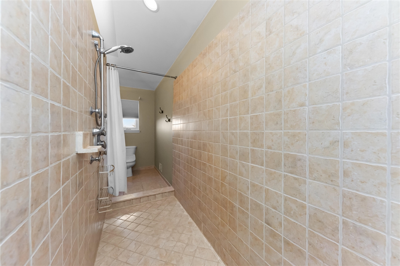 6801 N Meadows Way, Dexter, MI, 48130-8635