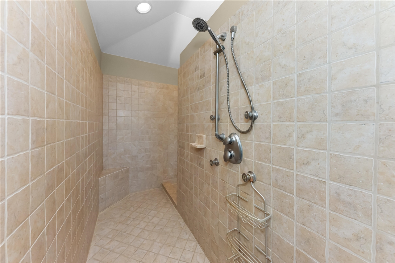 6801 N Meadows Way, Dexter, MI, 48130-8635