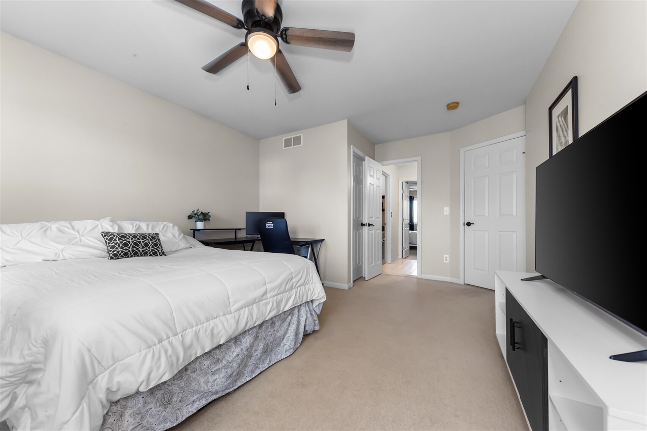 6801 N Meadows Way, Dexter, MI, 48130-8635