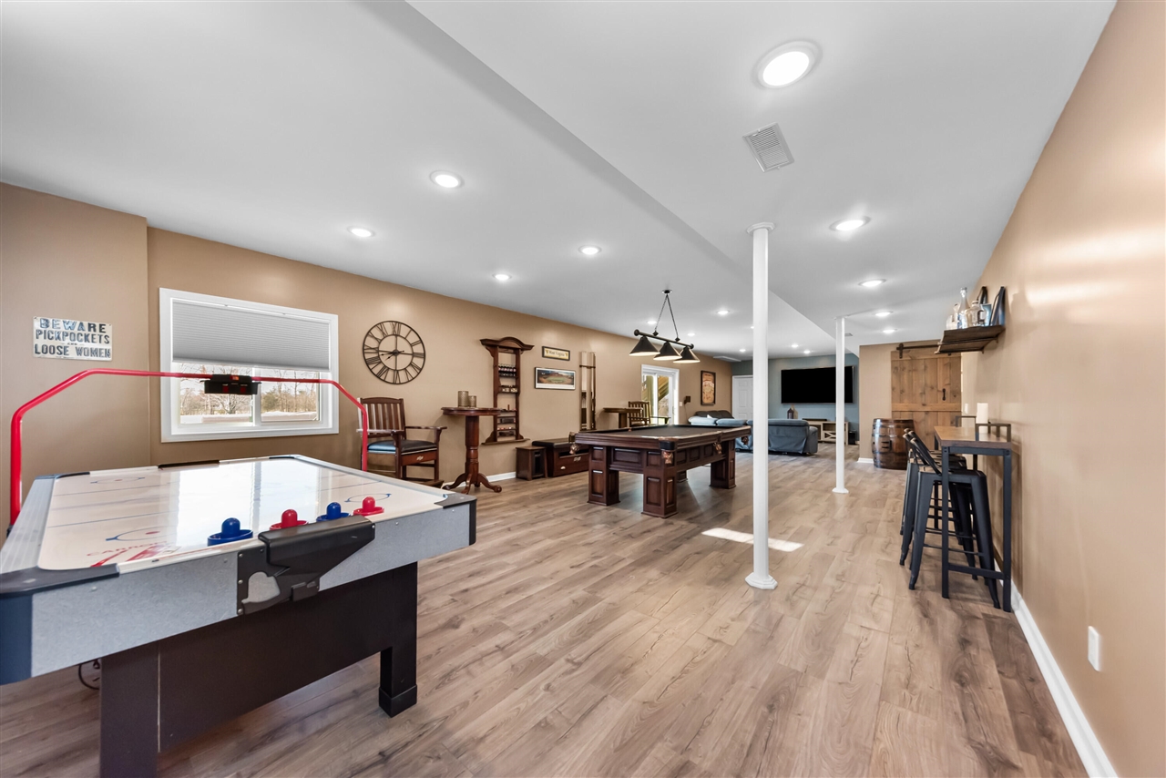 6801 N Meadows Way, Dexter, MI, 48130-8635