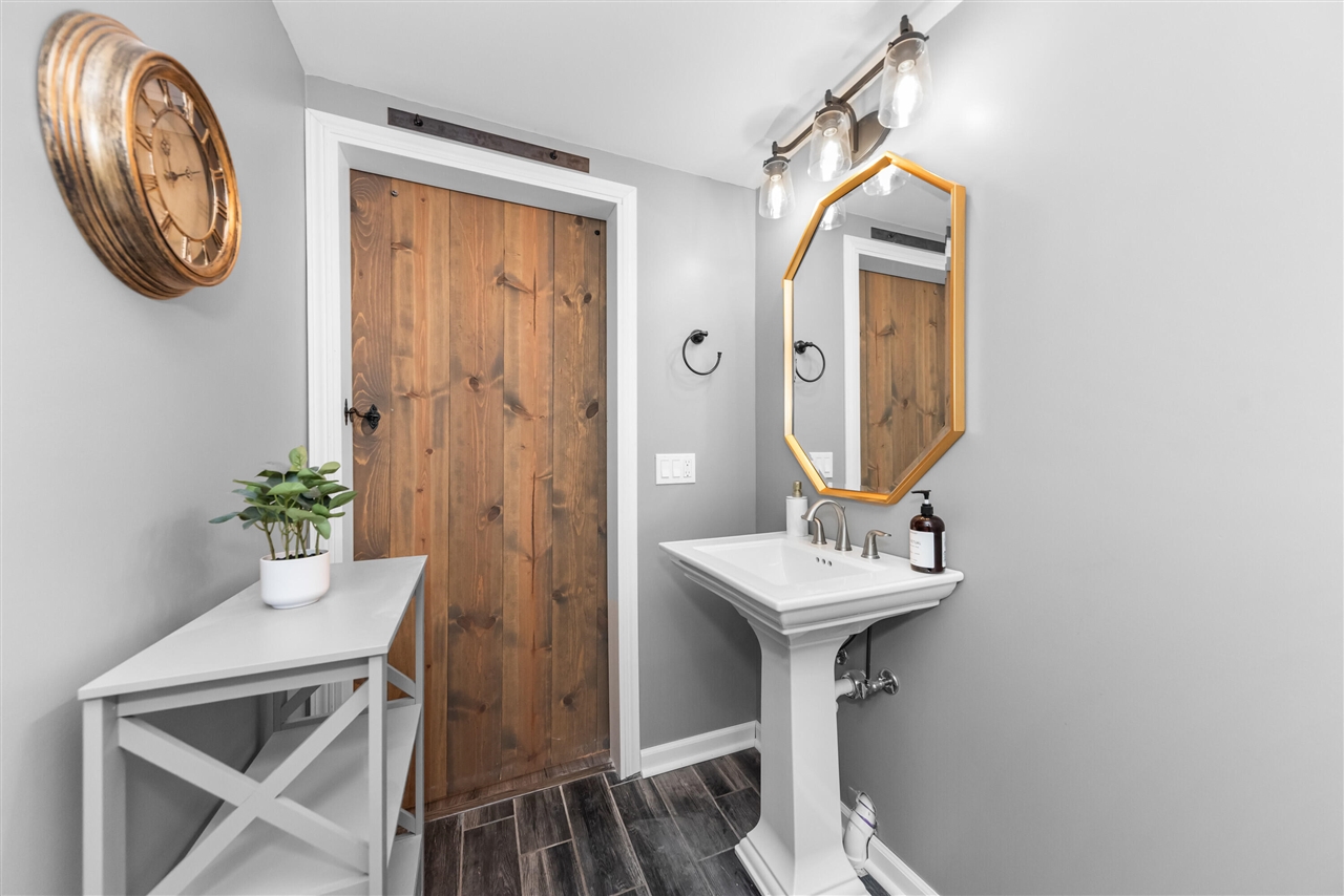 6801 N Meadows Way, Dexter, MI, 48130-8635