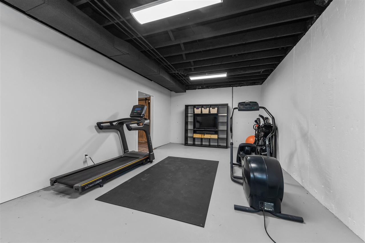 6801 N Meadows Way, Dexter, MI, 48130-8635