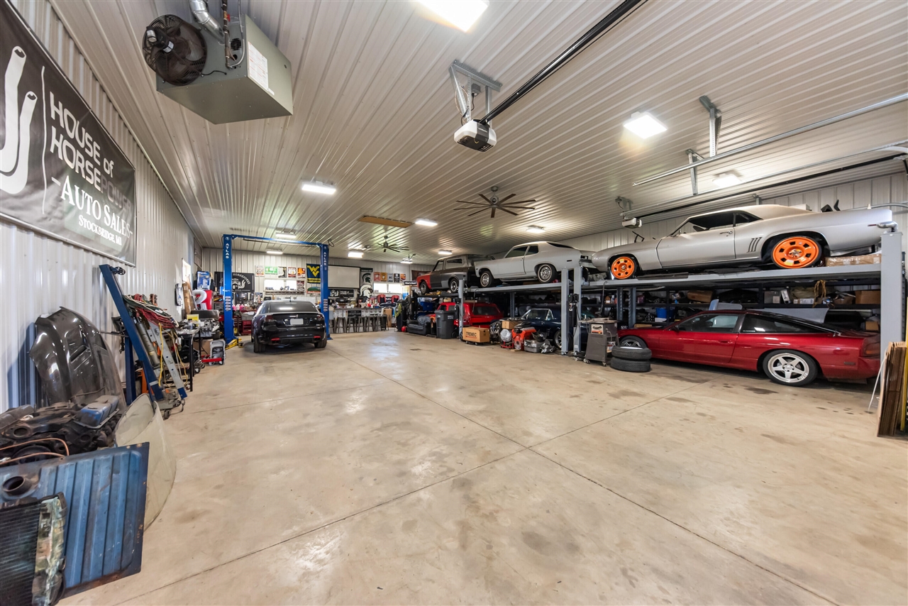 6801 N Meadows Way, Dexter, MI, 48130-8635