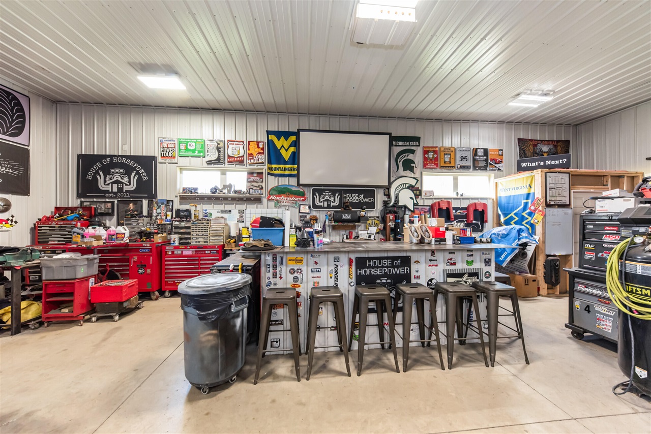 6801 N Meadows Way, Dexter, MI, 48130-8635