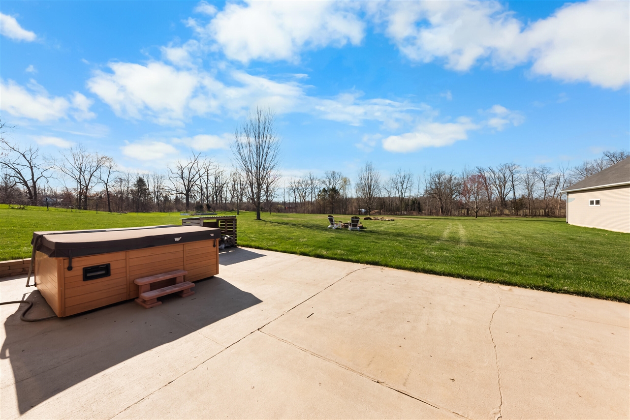 6801 N Meadows Way, Dexter, MI, 48130-8635