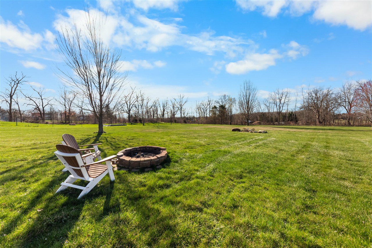 6801 N Meadows Way, Dexter, MI, 48130-8635