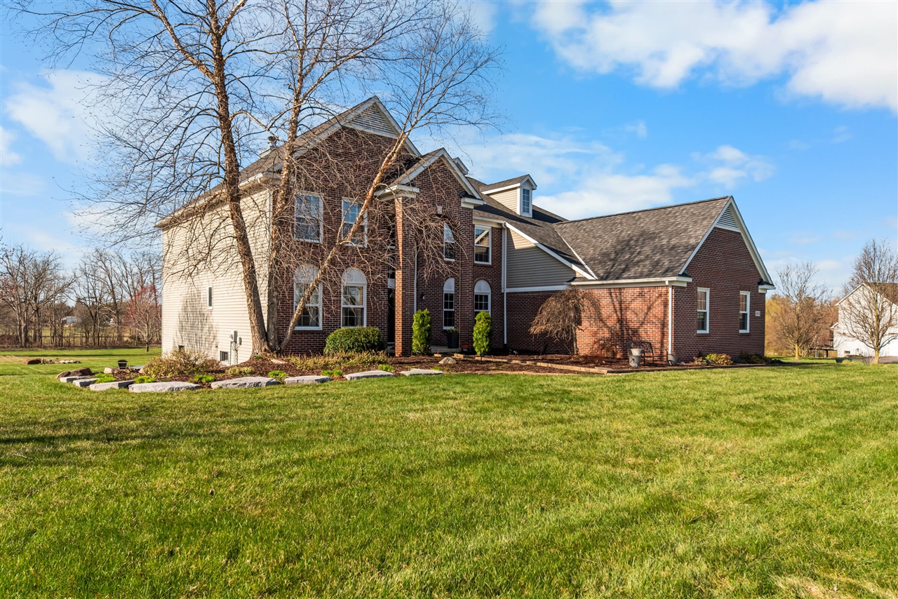 6801 N Meadows Way, Dexter, MI, 48130-8635