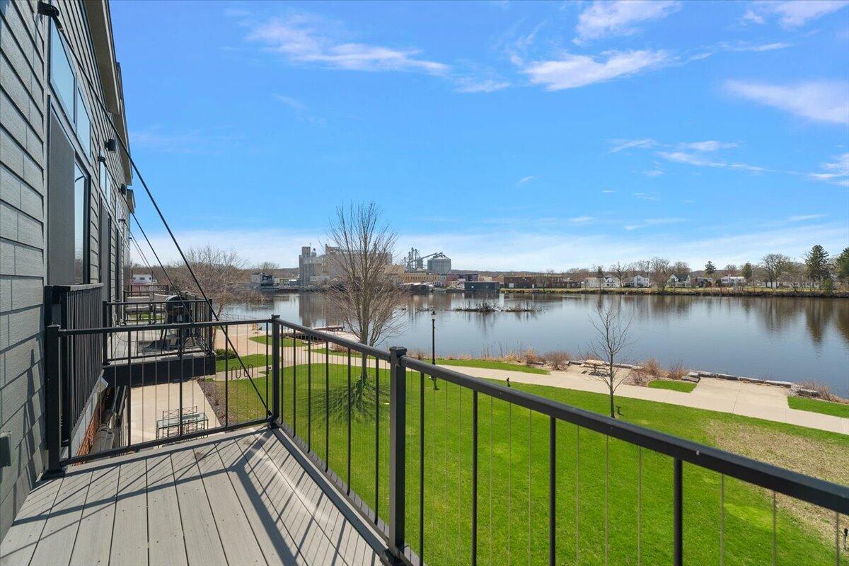 220 King Street UNIT&nbsp;10, Lowell, MI, 49331-1466