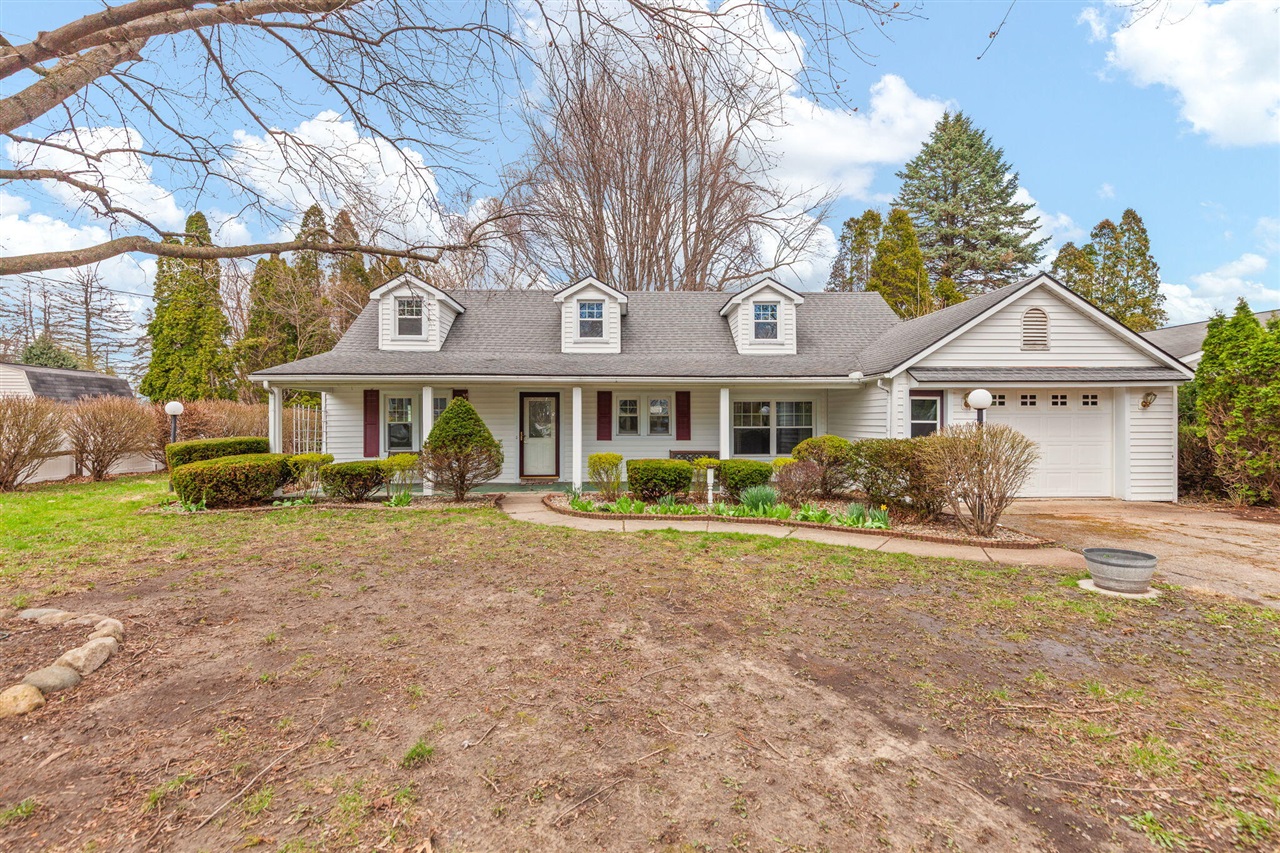 606 High Street, Blissfield, MI, 49228-1018