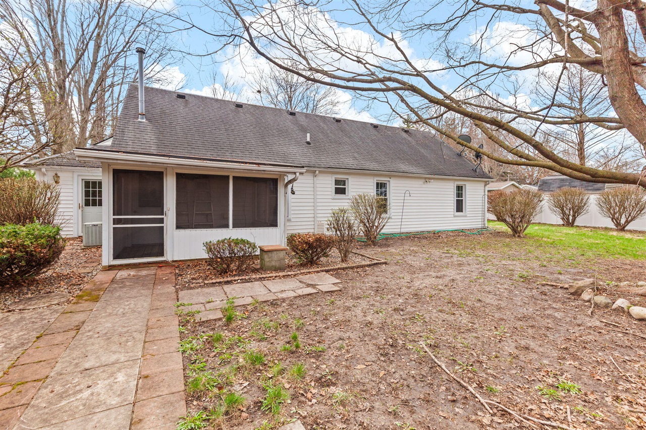 606 High Street, Blissfield, MI, 49228-1018