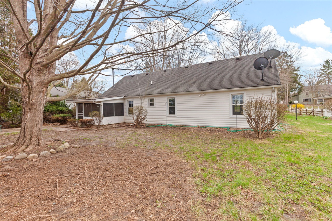 606 High Street, Blissfield, MI, 49228-1018