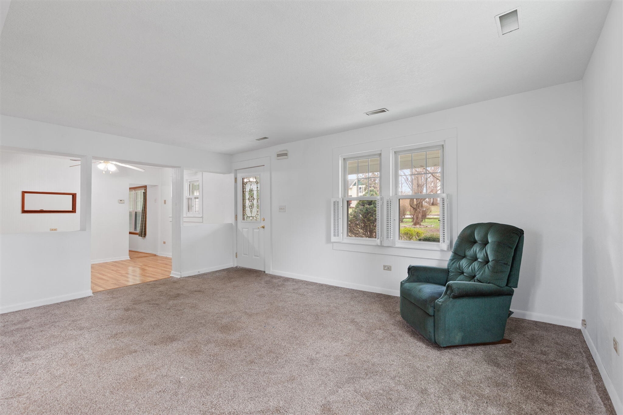 606 High Street, Blissfield, MI, 49228-1018