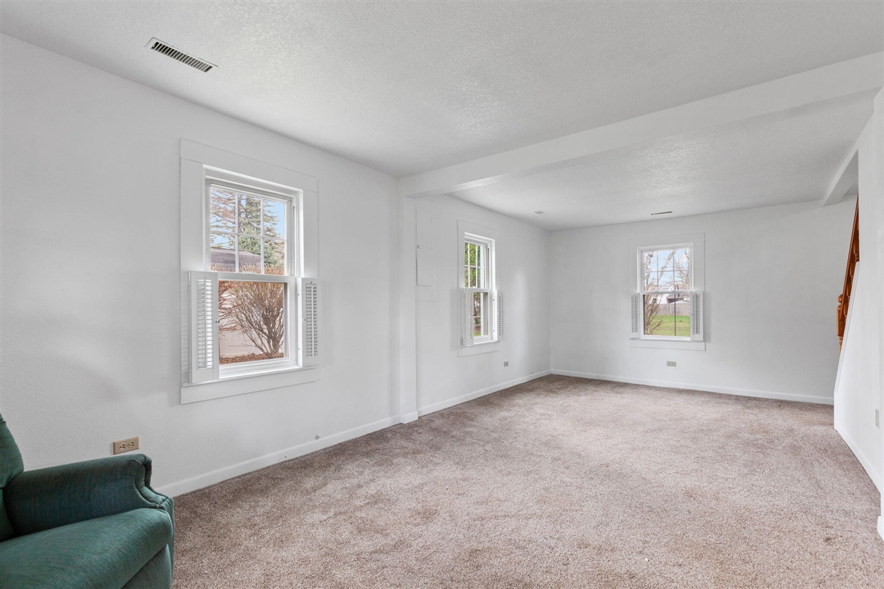 606 High Street, Blissfield, MI, 49228-1018