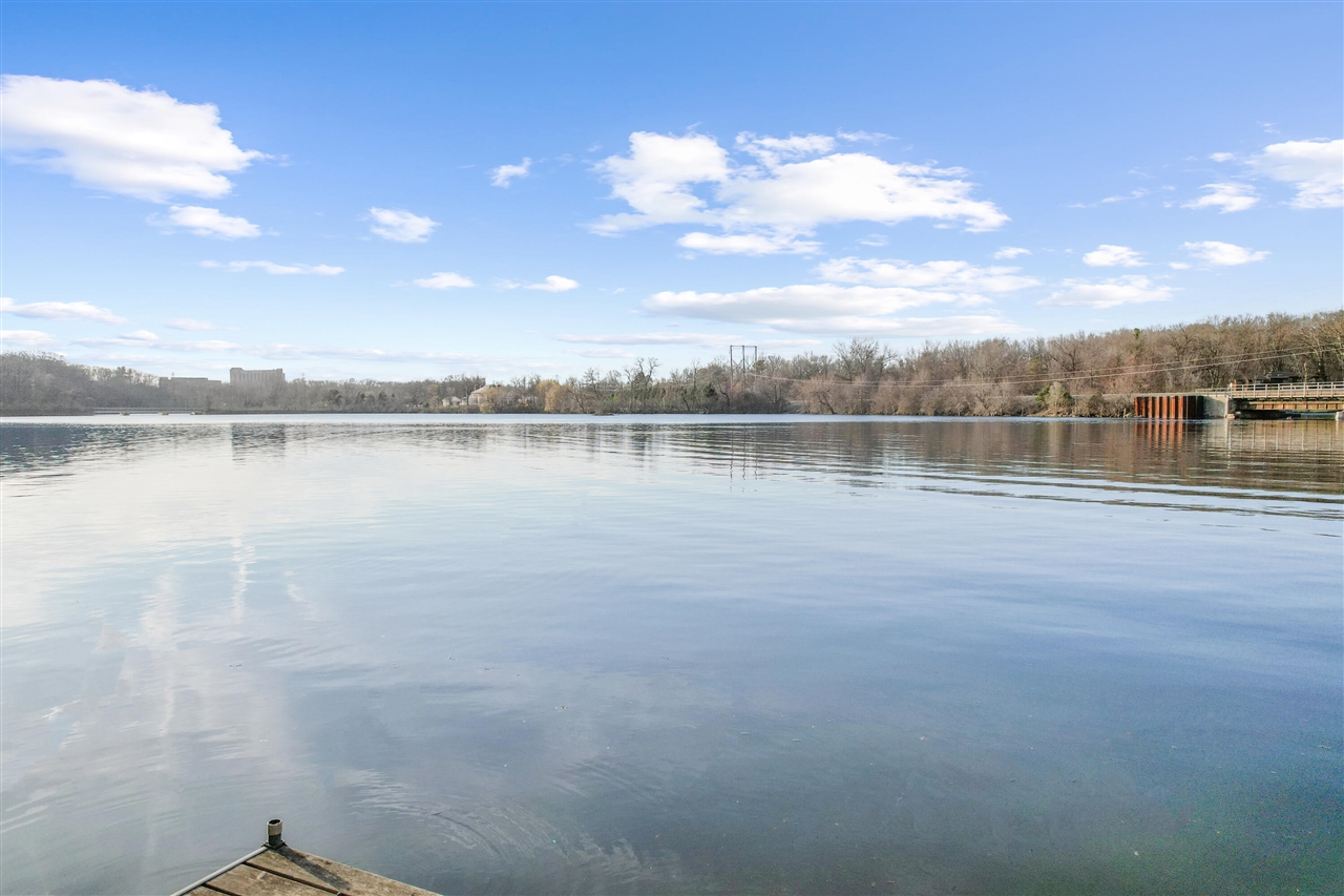 1276 N Huron River Drive, Ypsilanti, MI, 48197-2301