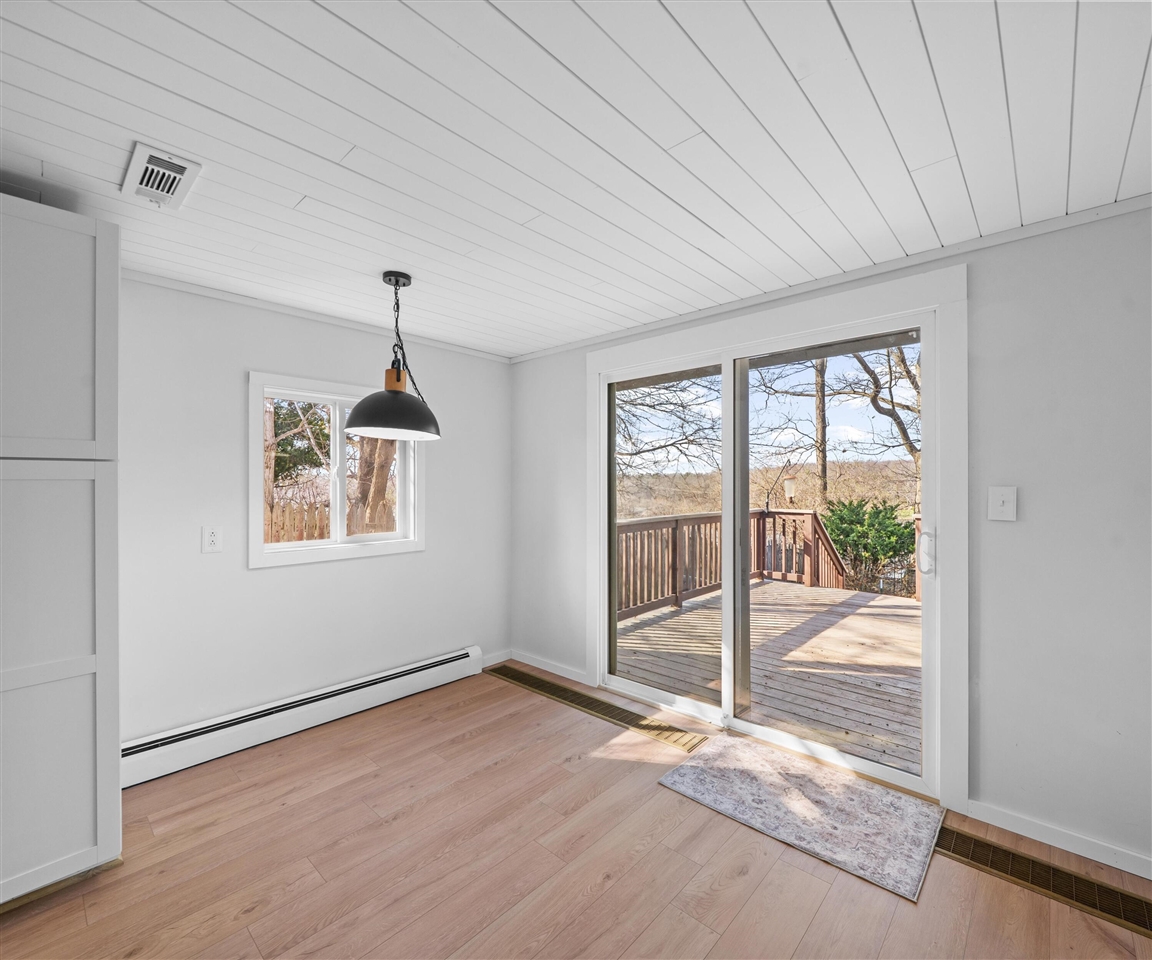 1276 N Huron River Drive, Ypsilanti, MI, 48197-2301