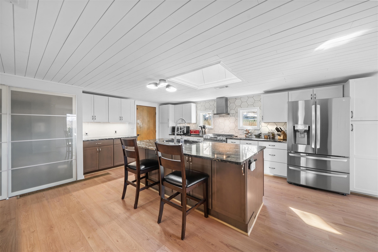 1276 N Huron River Drive, Ypsilanti, MI, 48197-2301