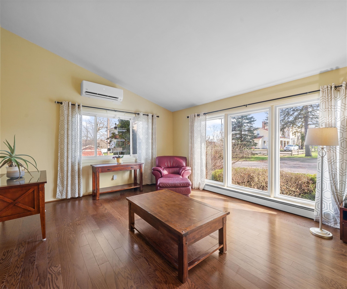 1276 N Huron River Drive, Ypsilanti, MI, 48197-2301