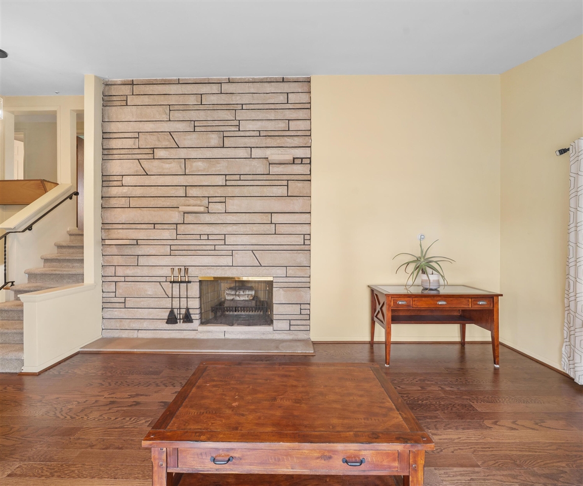 1276 N Huron River Drive, Ypsilanti, MI, 48197-2301