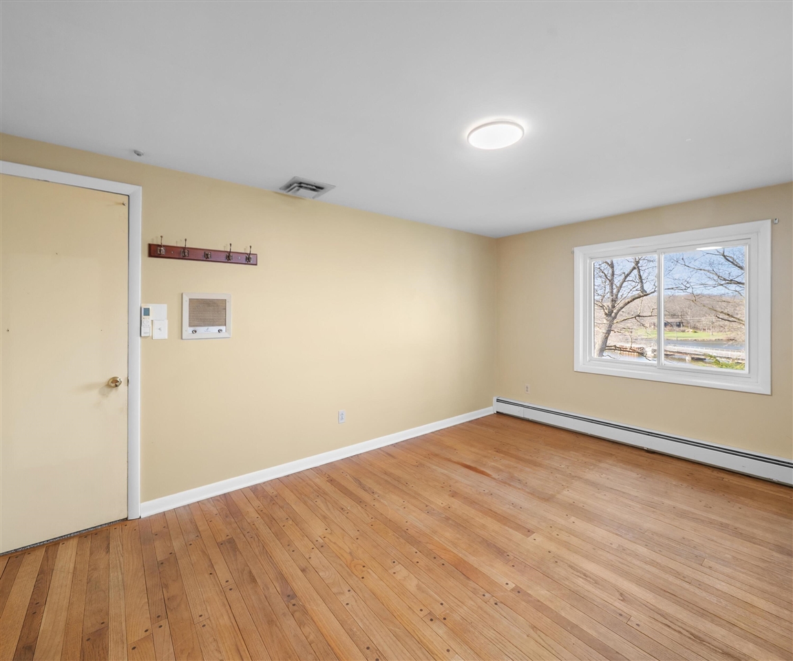 1276 N Huron River Drive, Ypsilanti, MI, 48197-2301