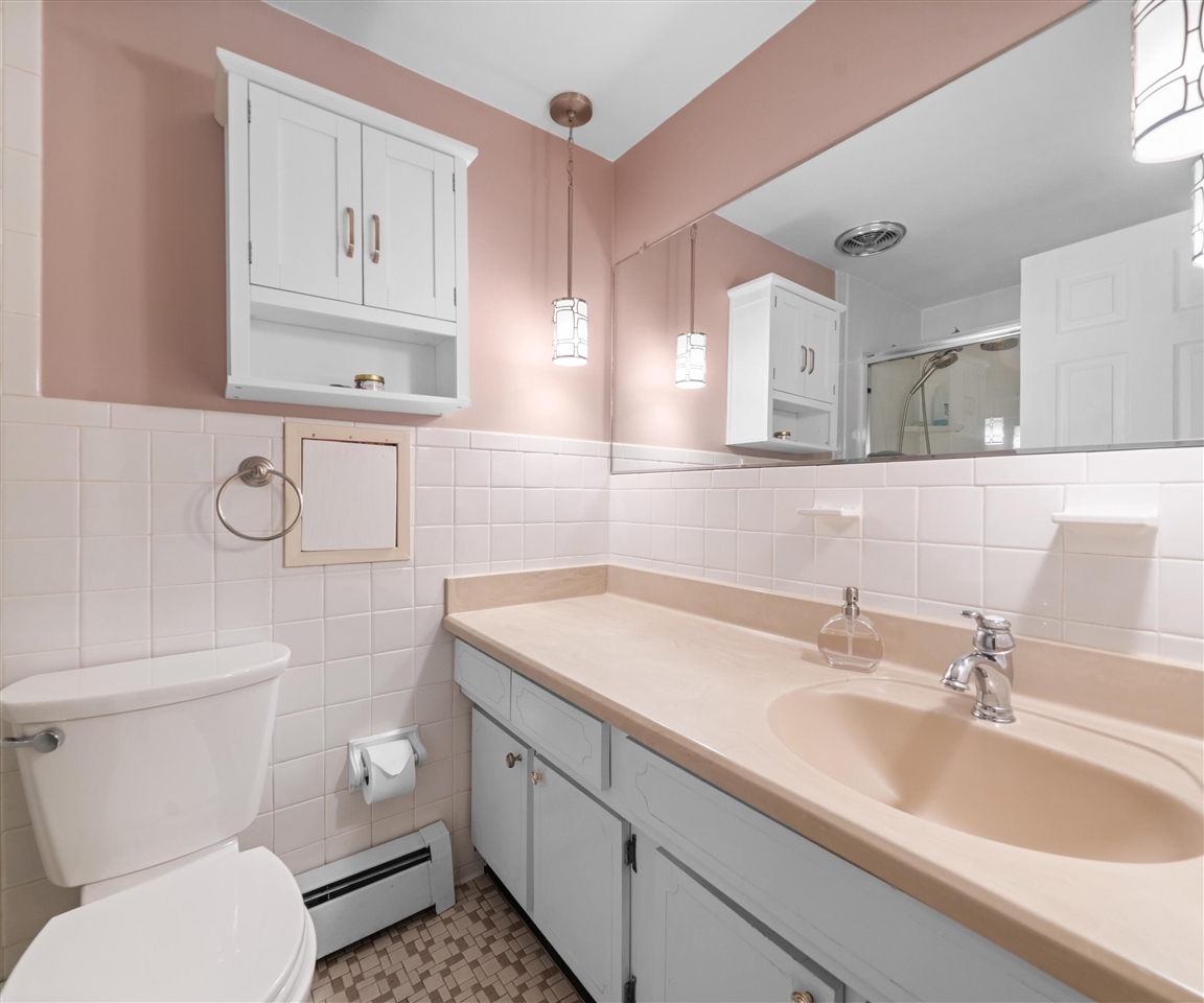 1276 N Huron River Drive, Ypsilanti, MI, 48197-2301