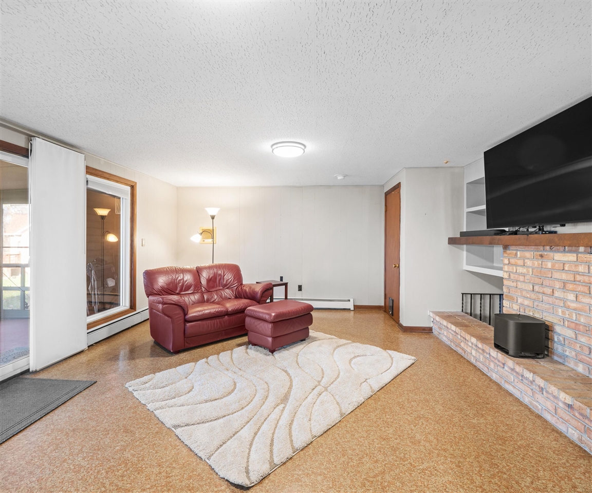 1276 N Huron River Drive, Ypsilanti, MI, 48197-2301