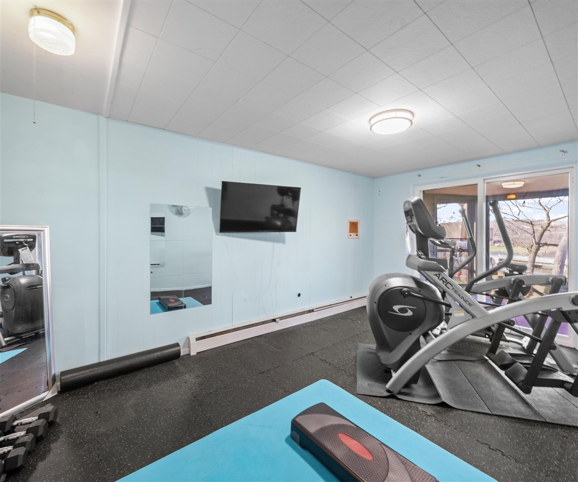 1276 N Huron River Drive, Ypsilanti, MI, 48197-2301