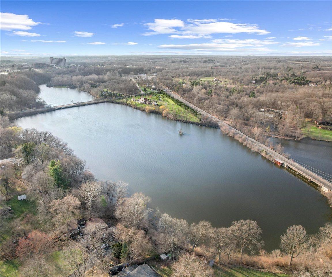 1276 N Huron River Drive, Ypsilanti, MI, 48197-2301