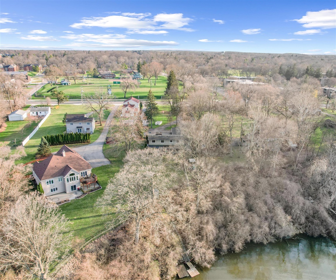 1276 N Huron River Drive, Ypsilanti, MI, 48197-2301
