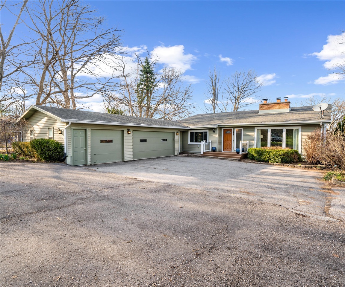 1276 N Huron River Drive, Ypsilanti, MI, 48197-2301