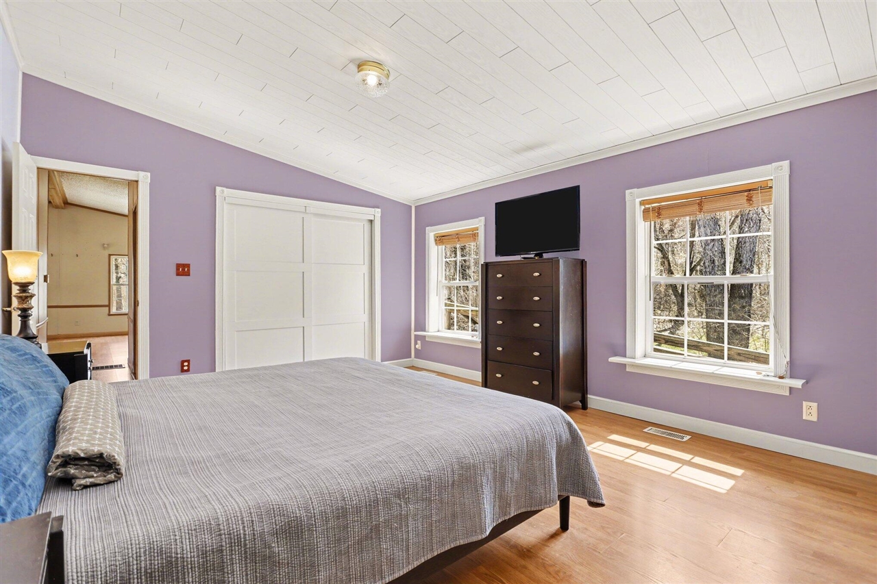 6326 N 7th Street, Kalamazoo, MI, 49009-8869