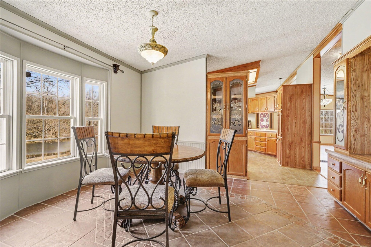 6326 N 7th Street, Kalamazoo, MI, 49009-8869